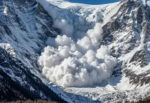 Himalayda qar uçqunu: 14 nəfər itkin düşdü
